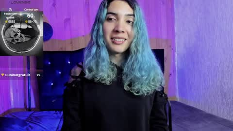 Snapshot of sofi_pretty_uwu_ chatting on December 4, 2024, 9:07 am SOFIA online show from December 4, 2024, 9:07 am