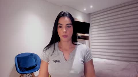 Snapshot of sofi_saenzz chatting on October 14, 2025, 12:00 am Sofi Saenzz online show from October 14, 2025, 12:00 am