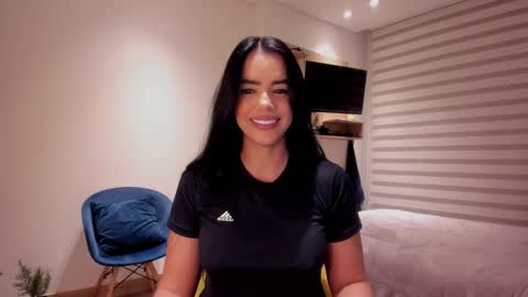 Snapshot of sofi_saenzz chatting on October 25, 2025, 12:18 am Sofi Saenzz online show from October 25, 2025, 12:18 am