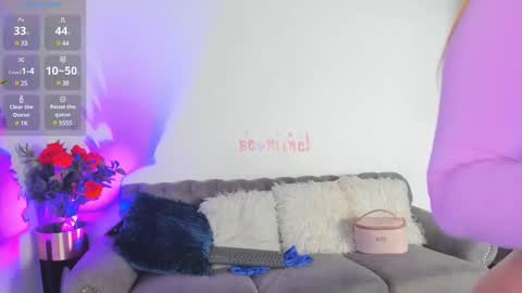 Snapshot of sofi_vasquez chatting on February 21, 2025, 9:22 pm Sofia Vasquez online show from February 21, 2025, 9:22 pm