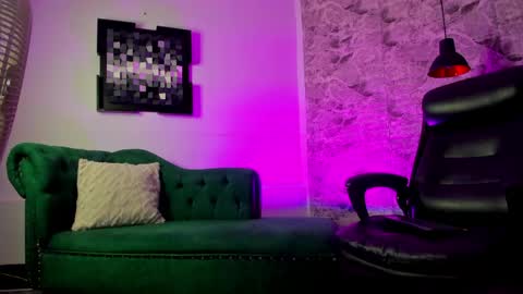 Snapshot of sofi_wiliiams2 chatting on March 1, 2026, 8:33 pm sofi_wiliiams2 online show from March 1, 2026, 8:33 pm