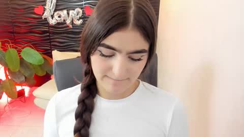 Snapshot of sofia44 chatting on September 20, 2025, 12:50 pm Skarlett online show from September 20, 2025, 12:50 pm