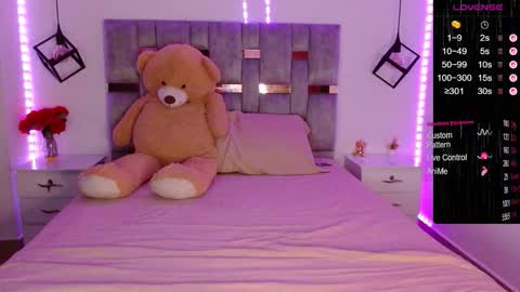 Snapshot of sofia_burman chatting on November 5, 2025, 10:32 pm Sofi online show from November 5, 2025, 10:32 pm