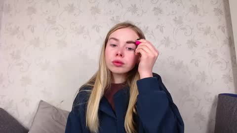 Sofia here online show from May 13, 2026, 12:08 am