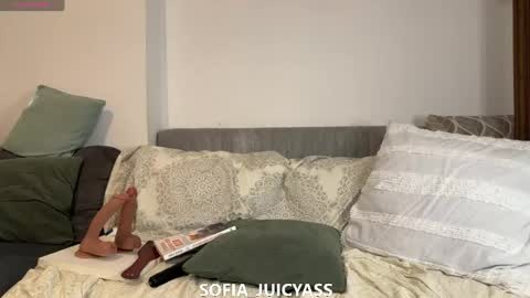 sofia_juicyass online show from April 23, 2026, 3:14 pm