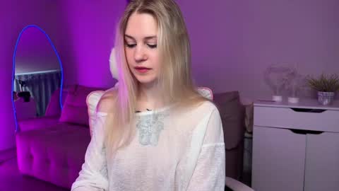 Snapshot of sofia_kenwood_ chatting on April 19, 2026, 4:01 am Sofia online show from April 19, 2026, 4:01 am