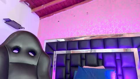 Sofia online show from November 10, 2025, 3:05 am