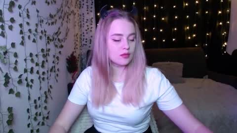 Snapshot of sofia_rosemary chatting on February 2, 2025, 11:40 am sofia_rosemary online show from February 2, 2025, 11:40 am