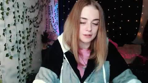 sofia_rosemary online show from September 30, 2025, 1:49 pm