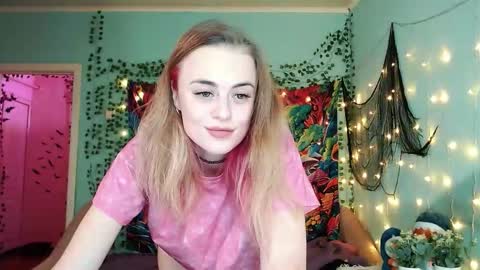sofia_rosemary online show from December 17, 2025, 5:52 pm