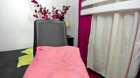 sofia_sorceress online show from December 11, 2024, 3:35 am