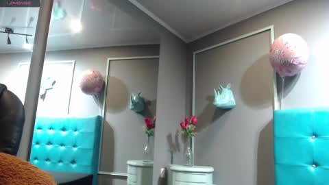 Snapshot of sofia_white3 chatting on February 14, 2025, 11:10 am Sofa online show from February 14, 2025, 11:10 am