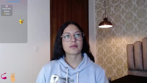 Snapshot of sofia_white3 chatting on September 19, 2025, 11:11 am Sofa online show from September 19, 2025, 11:11 am