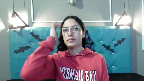 Snapshot of sofia_white3 chatting on October 23, 2025, 11:20 am Sofa online show from October 23, 2025, 11:20 am