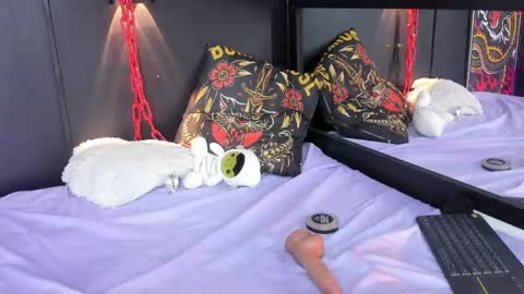 sofiaangel18 online show from May 27, 2026, 1:57 am