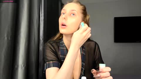 Hi My name is Sofia Welcome to my room Please thumbs up - its important online show from February 25, 2026, 4:11 am