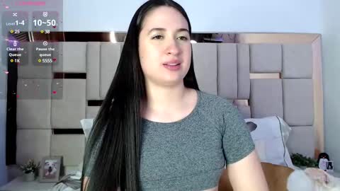 sofiaduque_26 online show from February 13, 2025, 12:02 am
