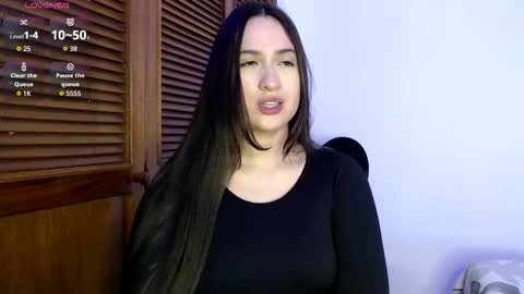 sofiaduque_26 online show from November 2, 2025, 7:27 pm