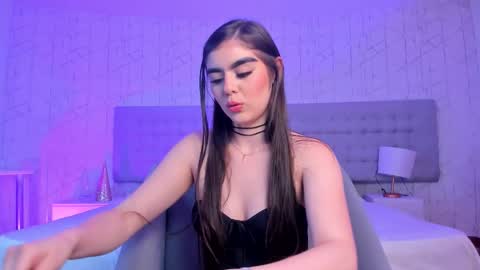 SofiaFontaine online show from December 23, 2025, 4:43 am