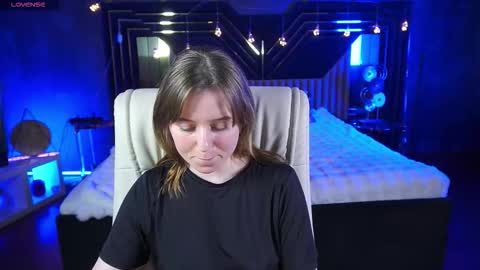 SofiaLuxuryy online show from February 8, 2026, 2:42 pm