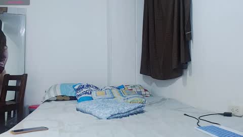 Snapshot of sofiamooon_ chatting on November 14, 2025, 1:15 am sofiamooon_ online show from November 14, 2025, 1:15 am