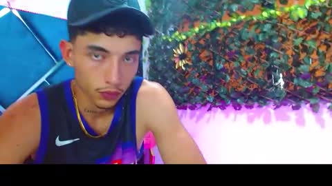 Sofia y santiago online show from September 19, 2025, 7:03 pm
