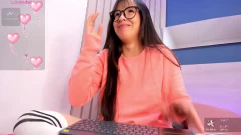 soficandy_ online show from March 27, 2026, 11:54 am