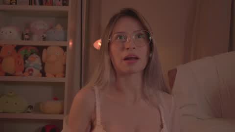 Snapshot of soficb chatting on January 29, 2025, 11:14 pm Sofi online show from January 29, 2025, 11:14 pm