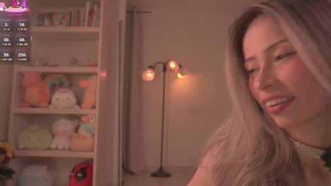 Snapshot of soficb chatting on February 25, 2025, 8:51 pm Sofi online show from February 25, 2025, 8:51 pm