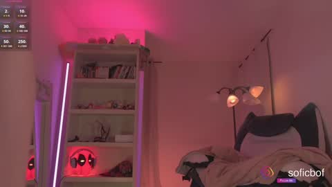 Snapshot of soficb chatting on September 23, 2025, 9:40 pm Sofi online show from September 23, 2025, 9:40 pm