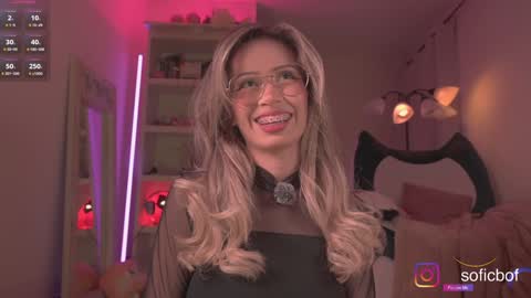 Snapshot of soficb chatting on October 1, 2025, 11:44 pm Sofi online show from October 1, 2025, 11:44 pm