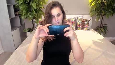 Snapshot of soficroft chatting on November 17, 2025, 8:03 pm Sofi online show from November 17, 2025, 8:03 pm