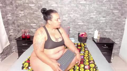 Snapshot of sofie_storm chatting on December 30, 2024, 9:37 am Vicky online show from December 30, 2024, 9:37 am