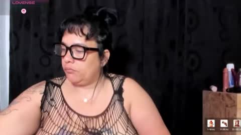 Snapshot of sofie_storm chatting on June 27, 2026, 11:15 am Vicky online show from June 27, 2026, 11:15 am