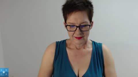 Snapshot of sofie_velvet chatting on November 5, 2025, 3:23 pm Sofie Velvet online show from November 5, 2025, 3:23 pm