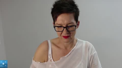 Snapshot of sofie_velvet chatting on November 21, 2025, 8:35 am Sofie Velvet online show from November 21, 2025, 8:35 am