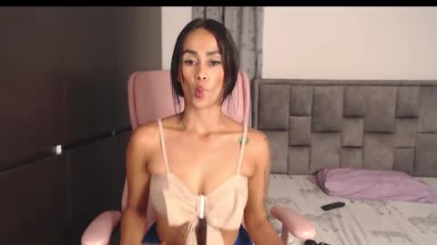 Snapshot of sofierosse_ chatting on February 19, 2025, 1:51 am Sofie Rosee online show from February 19, 2025, 1:51 am