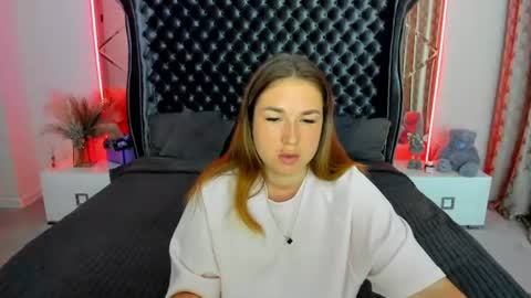 Snapshot of sofii_darling chatting on June 15, 2026, 4:20 pm sofii_darling online show from June 15, 2026, 4:20 pm