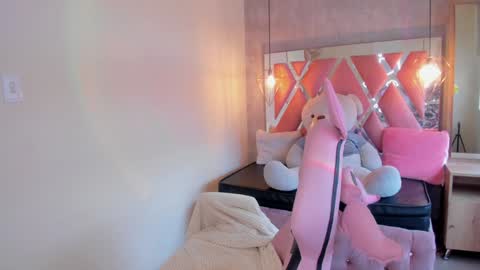 Snapshot of sofii_miller_ chatting on December 6, 2024, 6:28 pm online show from December 6, 2024, 6:28 pm