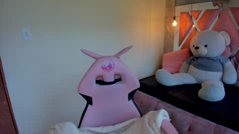 Snapshot of sofii_miller_ chatting on December 21, 2024, 7:06 pm online show from December 21, 2024, 7:06 pm