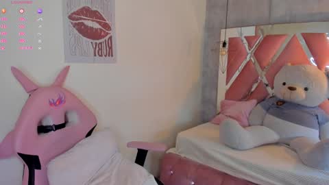 Snapshot of sofii_miller_ chatting on February 4, 2025, 6:49 pm online show from February 4, 2025, 6:49 pm