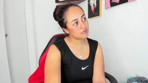 sofiia rodriguez online show from October 1, 2025, 4:02 pm