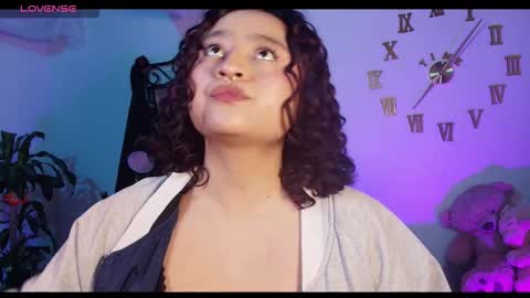 Snapshot of sofitabares_ chatting on December 19, 2025, 9:33 pm Demi Sofia online show from December 19, 2025, 9:33 pm