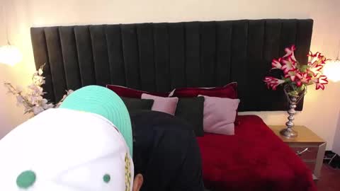 Snapshot of soft_attraction chatting on October 27, 2025, 8:24 pm Cam and Amy online show from October 27, 2025, 8:24 pm