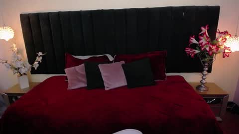 Snapshot of soft_attraction chatting on November 13, 2025, 7:57 pm Cam and Amy online show from November 13, 2025, 7:57 pm