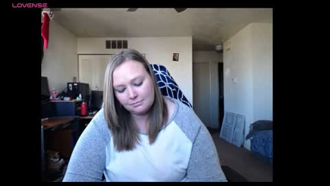 Snapshot of softerpeaches chatting on December 13, 2024, 8:26 pm Rose online show from December 13, 2024, 8:26 pm