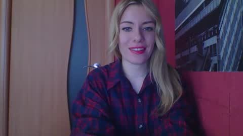 softy_aura online show from April 24, 2026, 2:52 pm