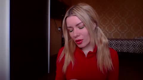 softy_aura online show from April 28, 2026, 8:19 am