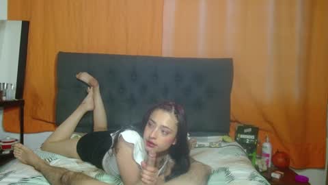 Snapshot of sofya_n_andy_ chatting on December 17, 2024, 12:23 am sofya_n_andy_ online show from December 17, 2024, 12:23 am