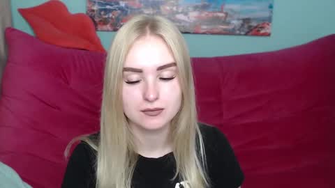 sofysoft online show from October 23, 2025, 4:56 am